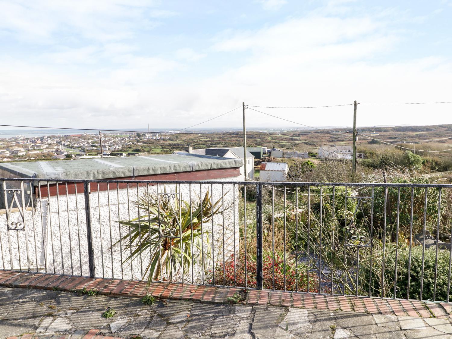 Snowdon View Villa Holyhead Exteriör bild